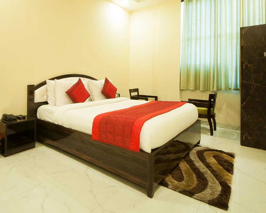 The Alpino Hotel Nueva Delhi Exterior foto