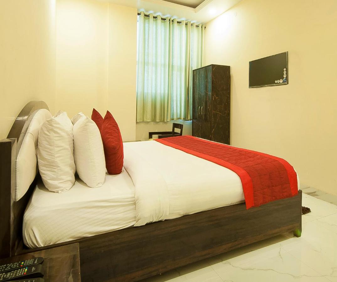 The Alpino Hotel Nueva Delhi Exterior foto