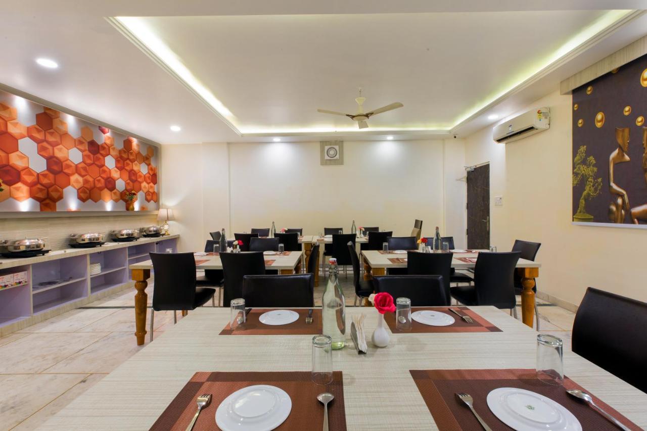 The Alpino Hotel Nueva Delhi Exterior foto