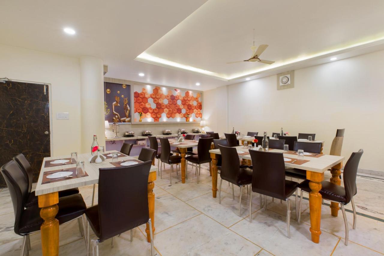 The Alpino Hotel Nueva Delhi Exterior foto
