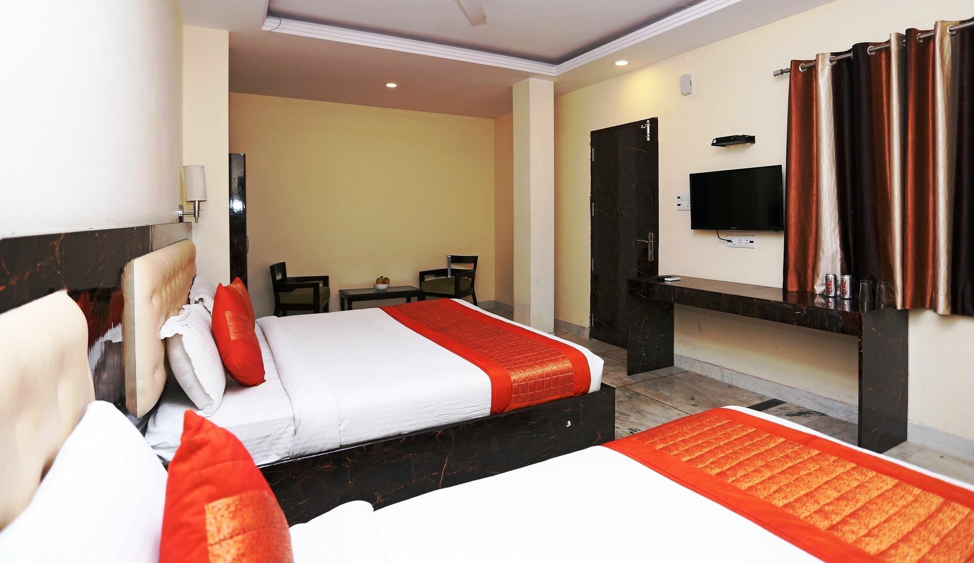 The Alpino Hotel Nueva Delhi Exterior foto