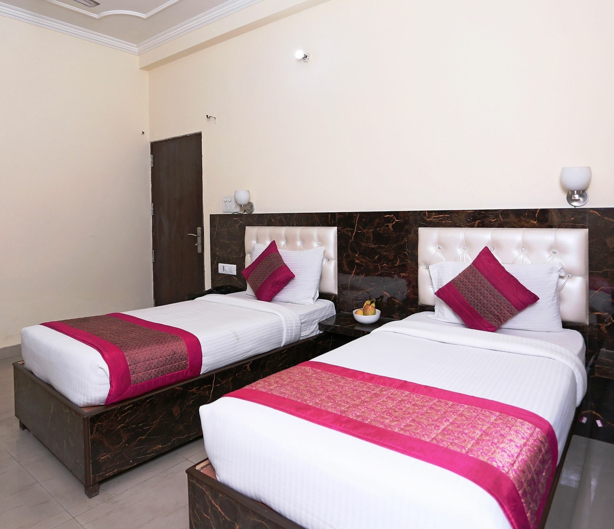 The Alpino Hotel Nueva Delhi Exterior foto
